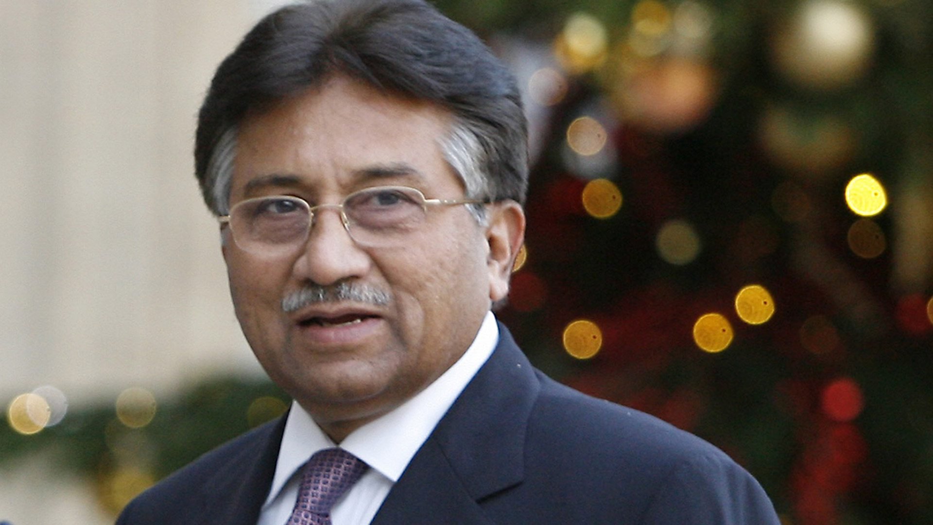 red warrants against General Pervez Musharraf