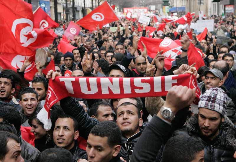Tunisia police fired up tear gas