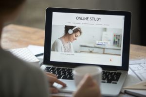 6 Pros You Can Achieve After Completing An Online Degree