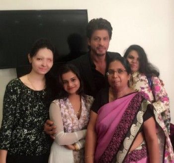 SRK To Organize Plastic Surgery Camp For Acid Attack Victims